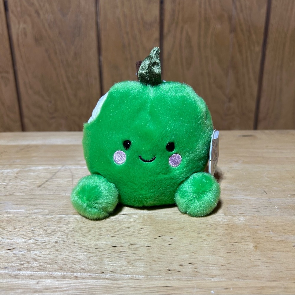 Aurora Palm Pals Jolly Green Apple Mini Plush Adorable Stuffed Sitting 5” NEW